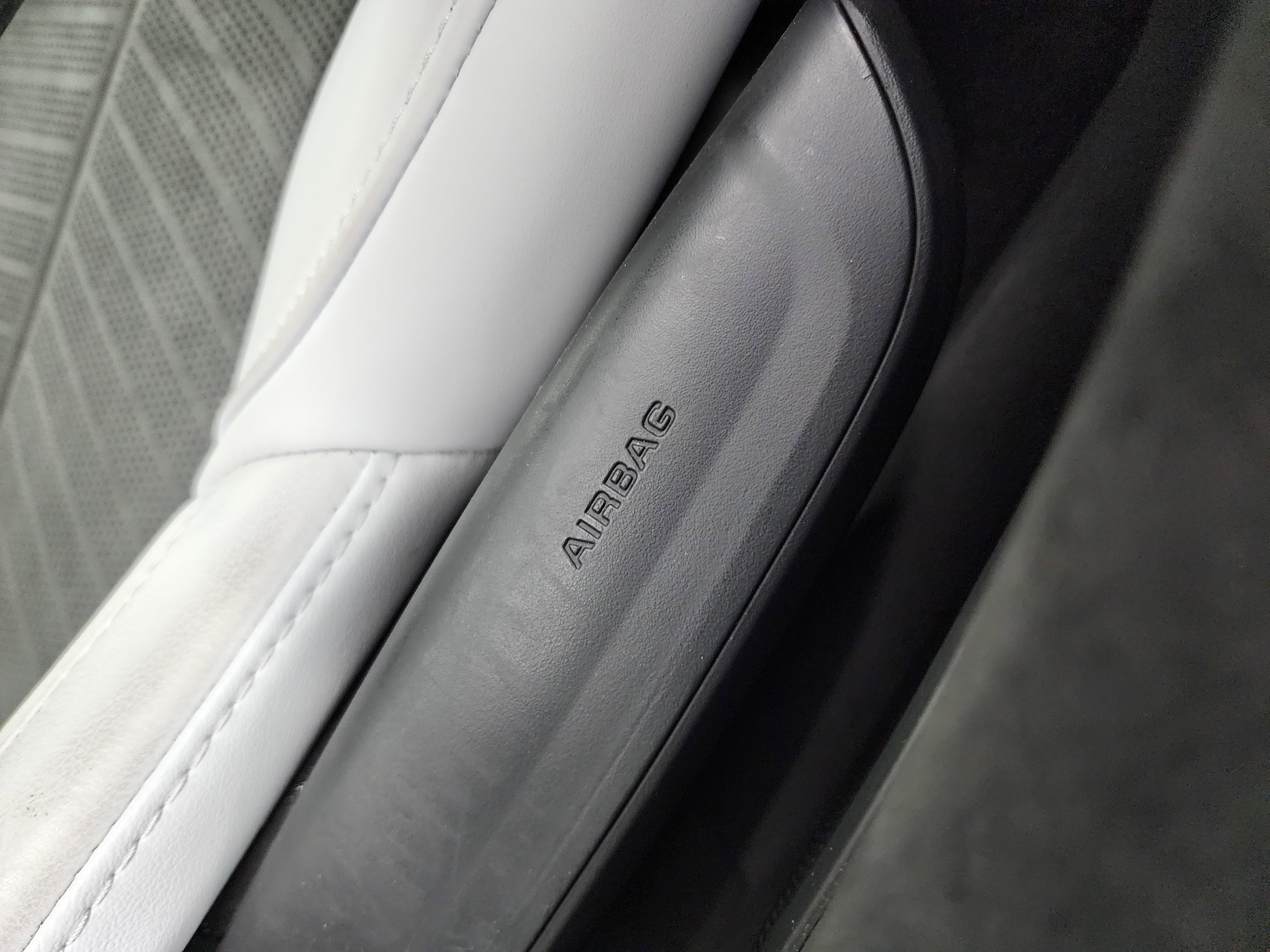 Used 2022 Chevrolet Corvette Stingray Premium Conv w/ Z51 Performance Package image 38