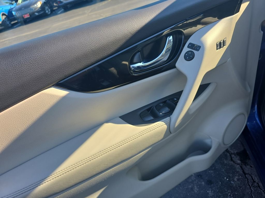 Used 2022 Nissan Rogue Sport SV w/ Technology Package AWD/4WD image 20