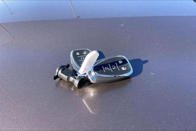 Used 2019 Chevrolet Blazer LT w/ Sun and Wheels Package image 12