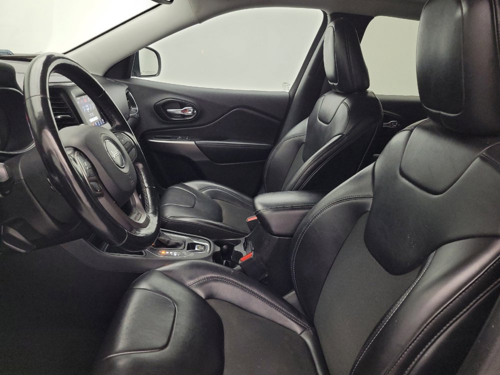 Used 2021 Jeep Cherokee Latitude Plus w/ Sun & Sound Group FWD image 17