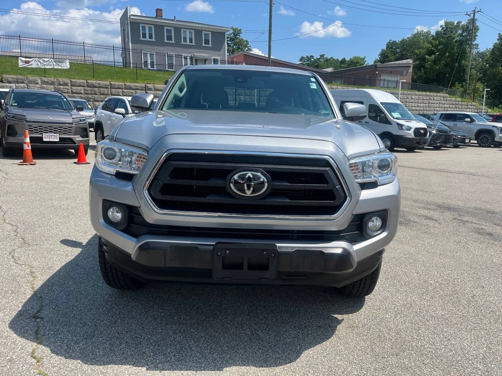 Used 2020 Toyota Tacoma SR5 AWD/4WD image 2