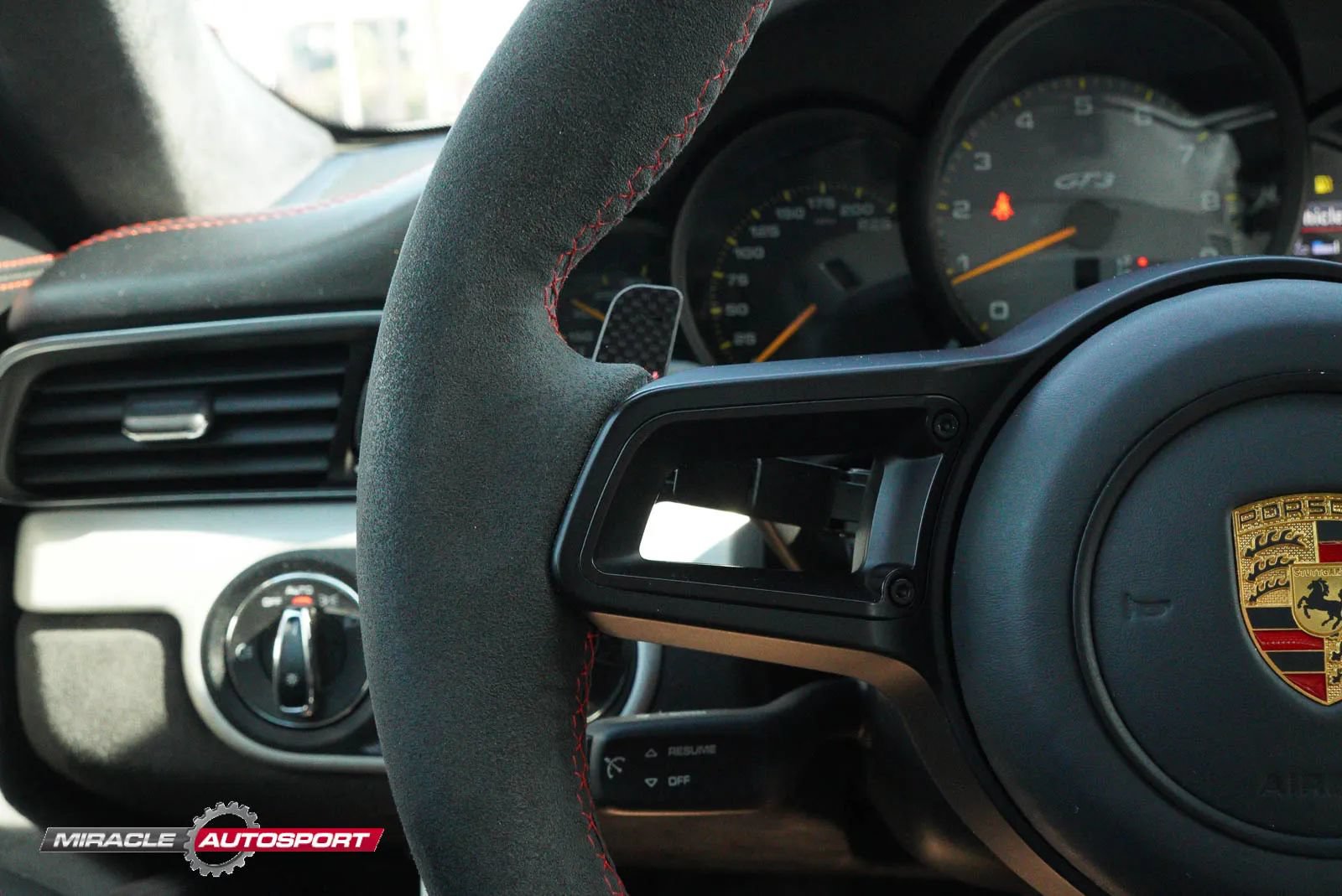 Used 2014 Porsche 911 GT3 w/ Sound Package Plus RWD image 32