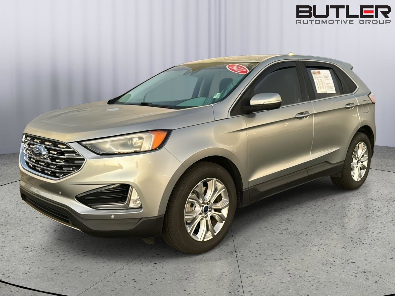 Used 2022 Ford Edge Titanium image 2