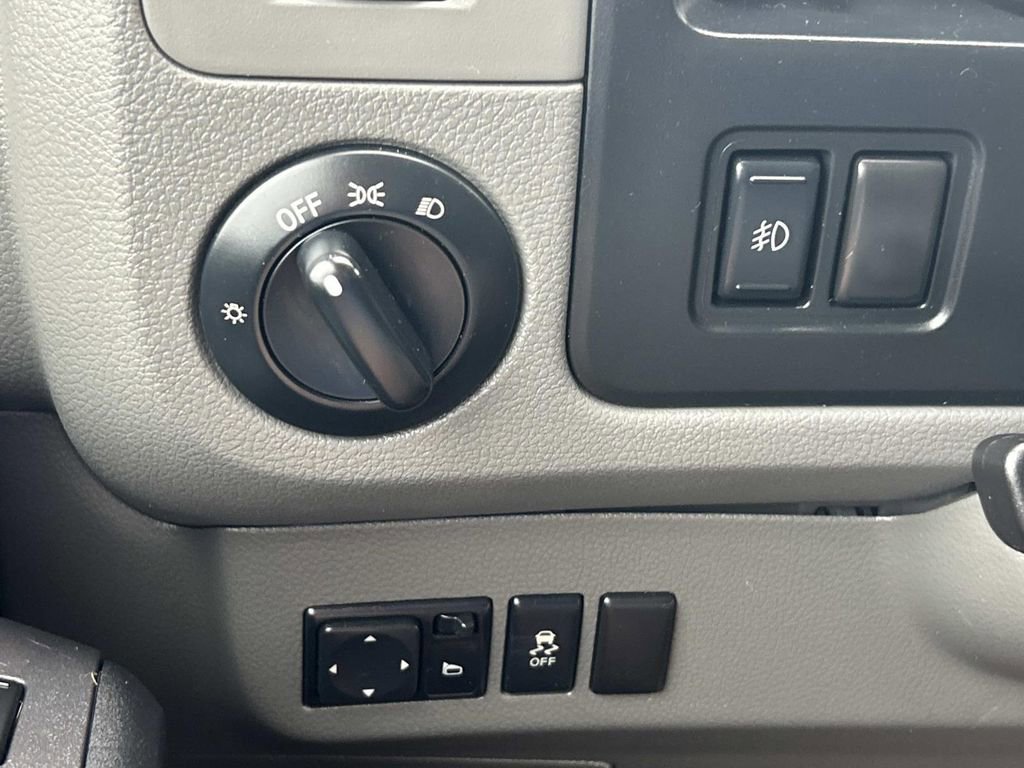 Used 2018 Nissan NV 3500 SL image 31