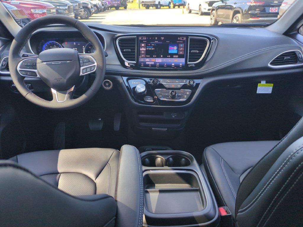 New 2027 Chrysler Pacifica Select FWD image 28