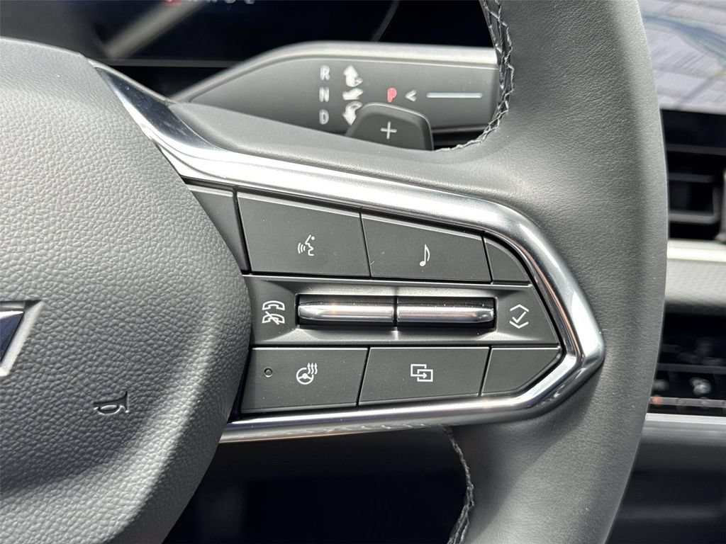 New 2026 Chevrolet Equinox LT w/ Safety and Technology Package FWD image 12