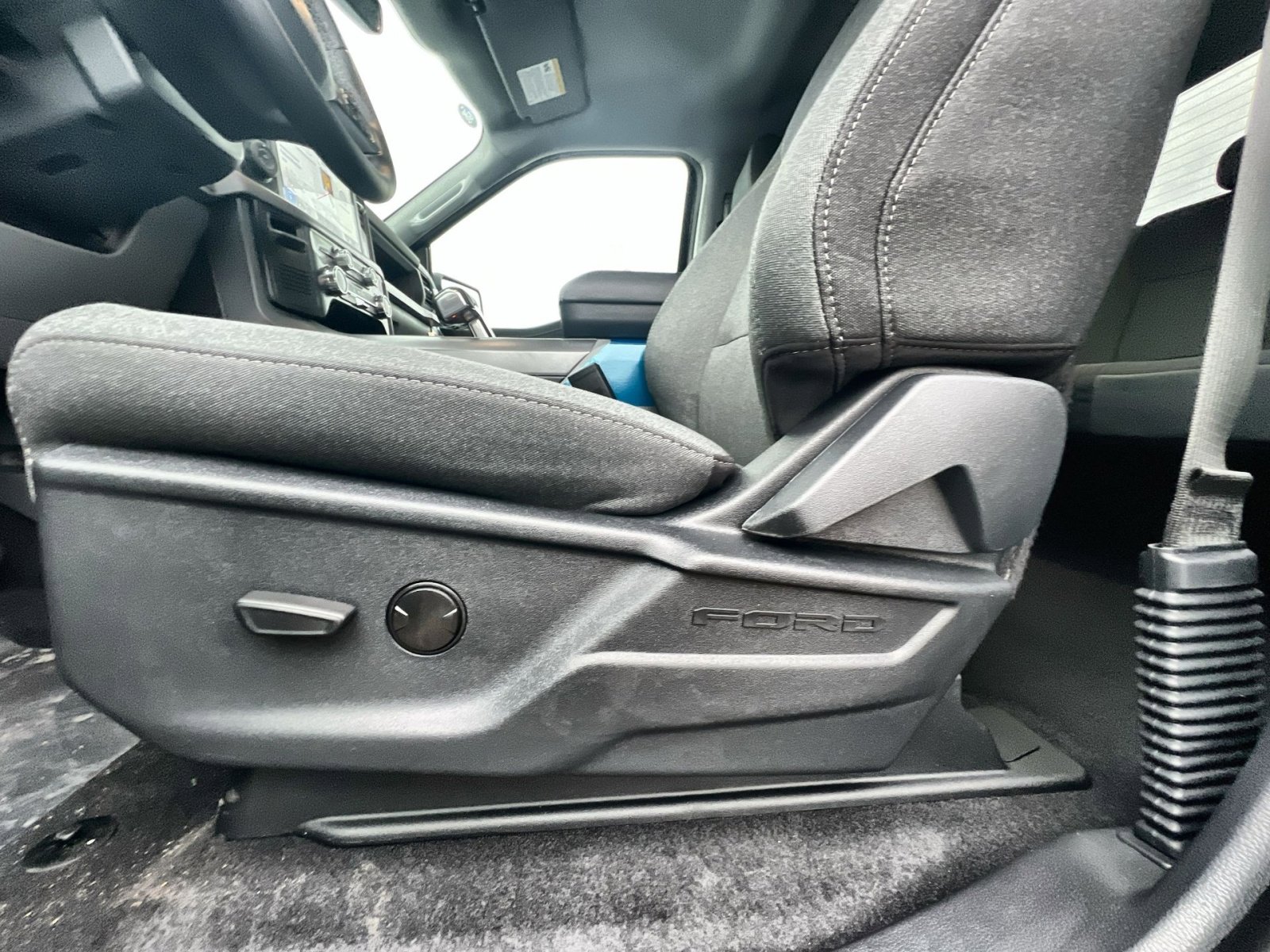 New 2025 Ford F150 Lightning XLT image 14