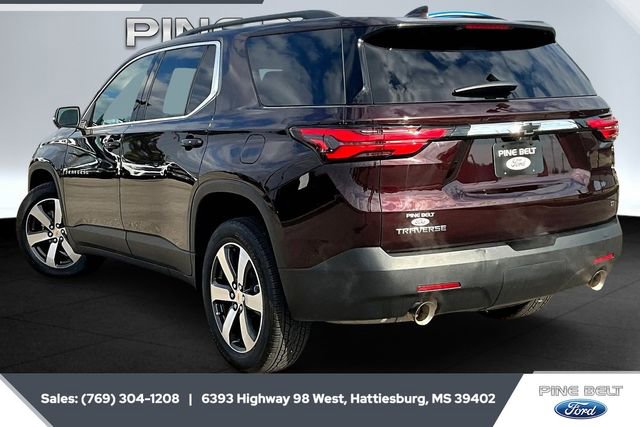 Used 2023 Chevrolet Traverse LT w/ LT Premium Package image 2