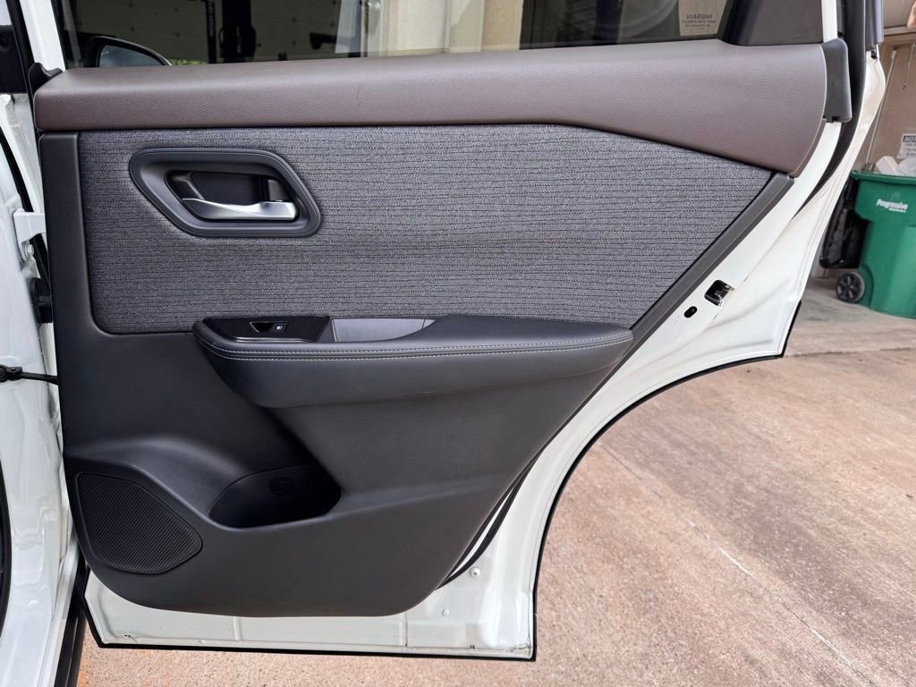 Used 2023 Nissan Rogue SV image 20