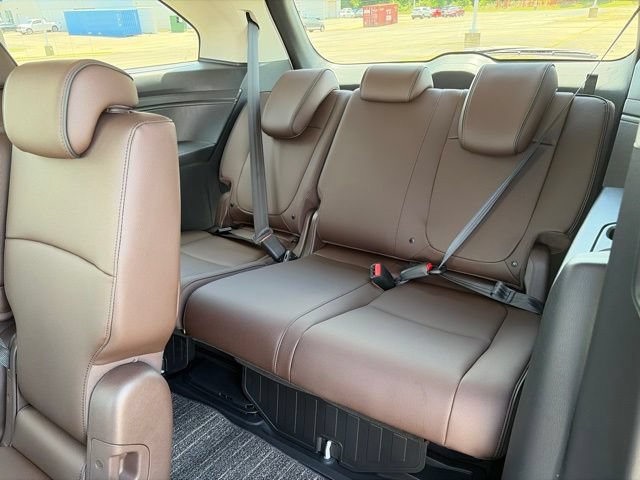 New 2026 Honda Odyssey Touring image 7