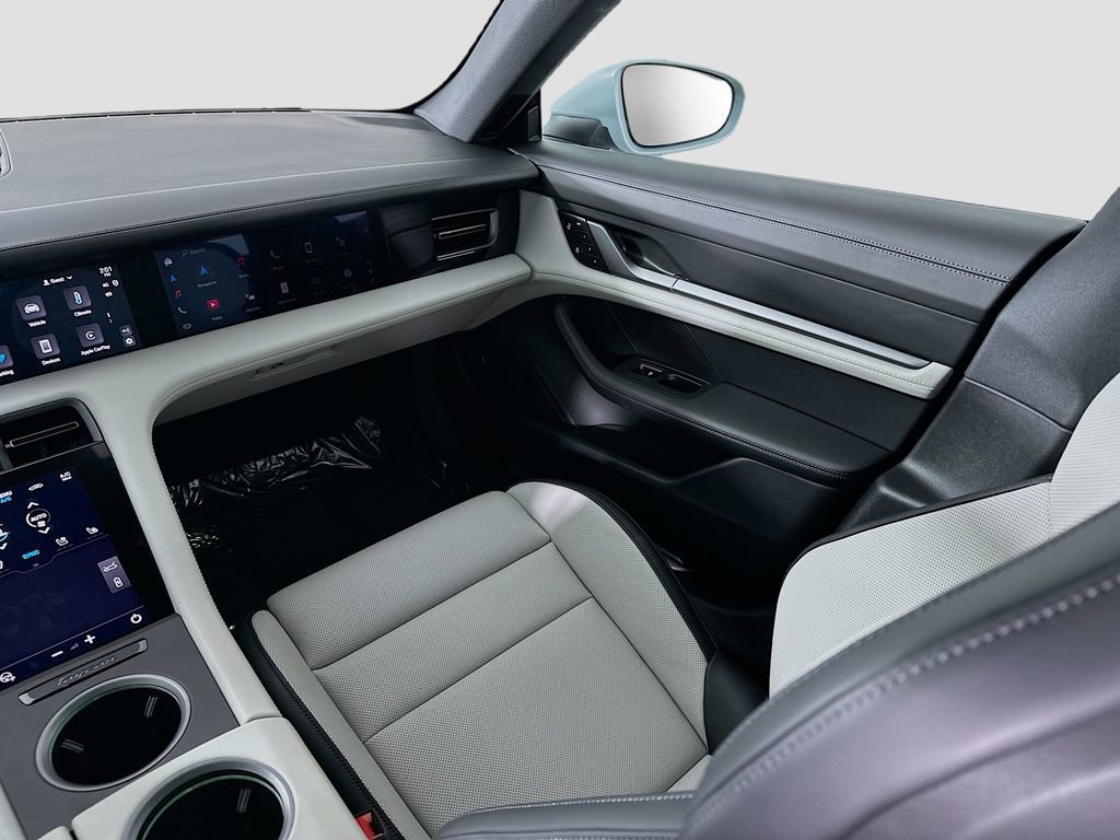 New 2025 Porsche Taycan image 26