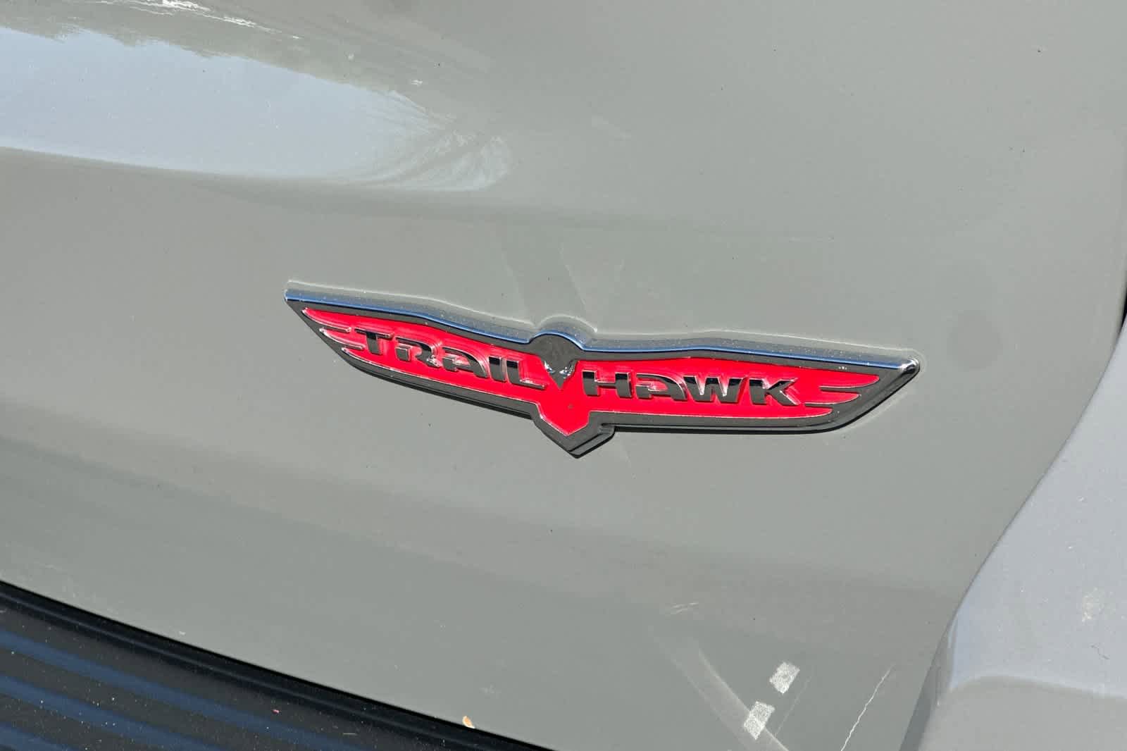 Used 2019 Jeep Grand Cherokee Trailhawk AWD/4WD image 12
