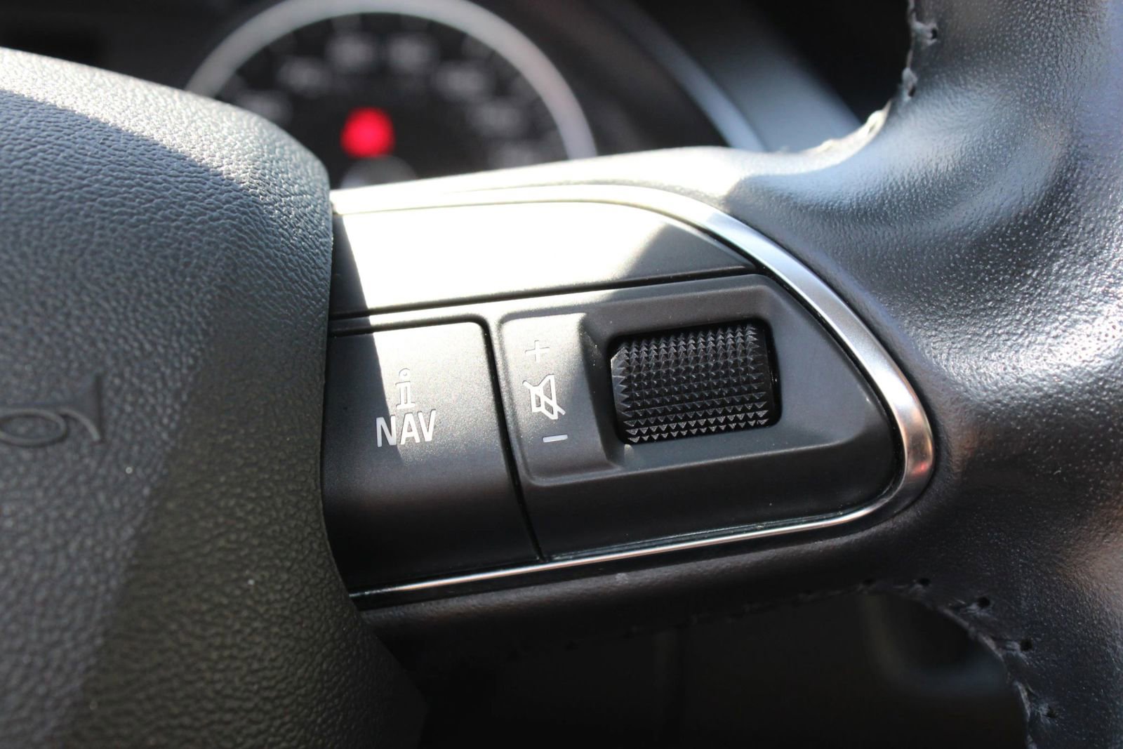 Used 2014 Audi A4 2.0T Premium Plus image 34