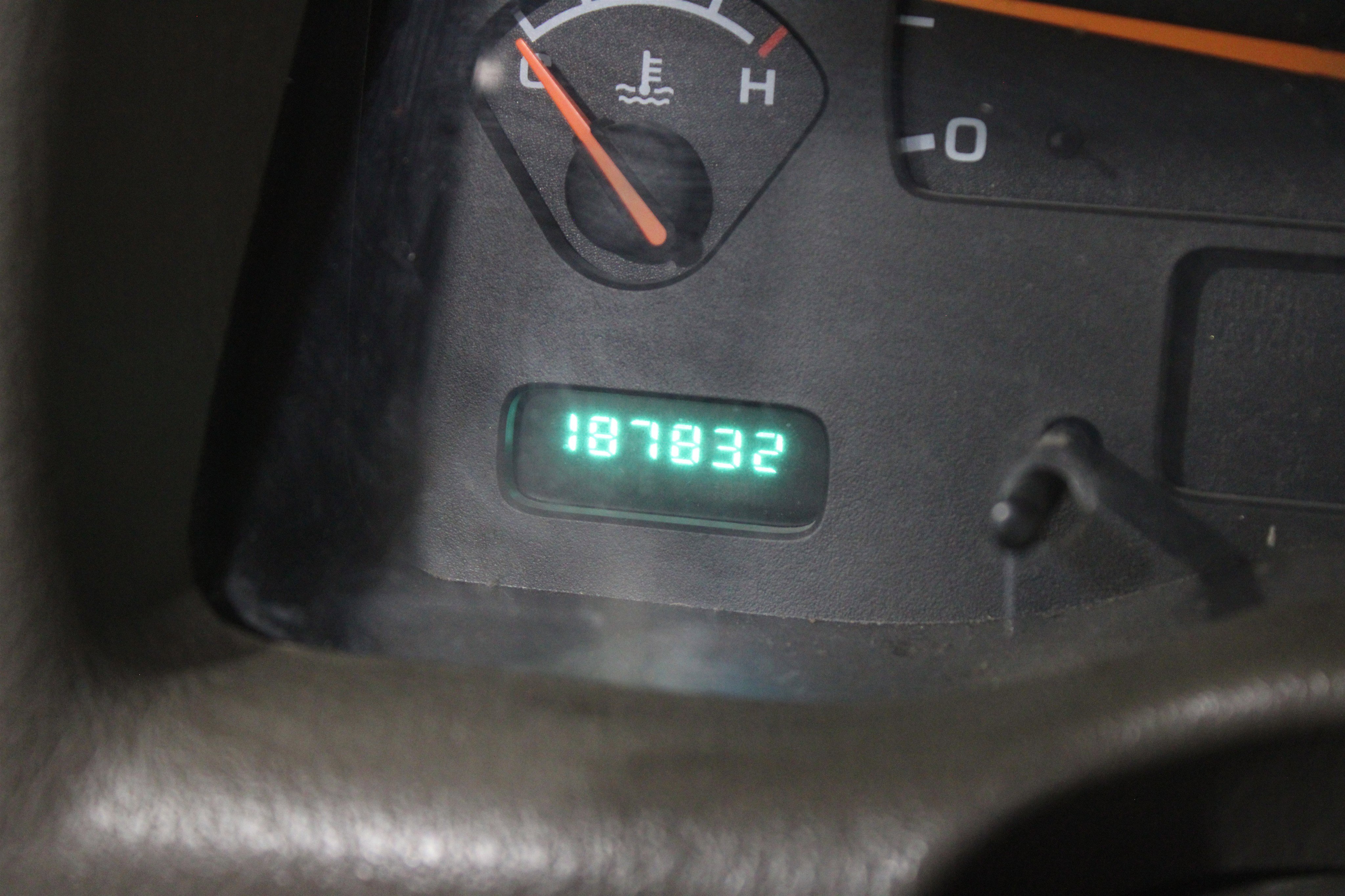 Used 2002 Dodge Durango Sport image 13