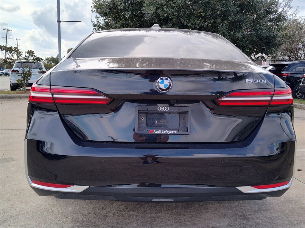 Used 2024 BMW 530i w/ Premium Package image 7