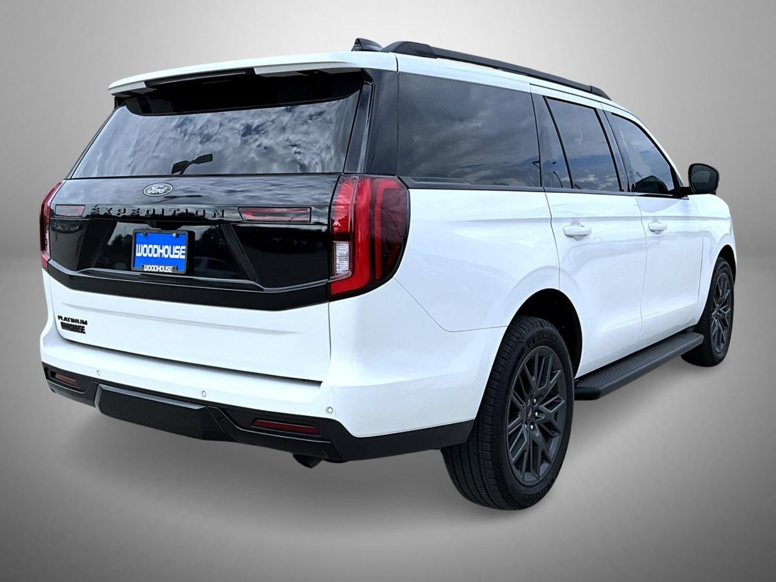Used 2026 Ford Expedition Platinum w/ Stealth Appearance Package AWD/4WD image 5