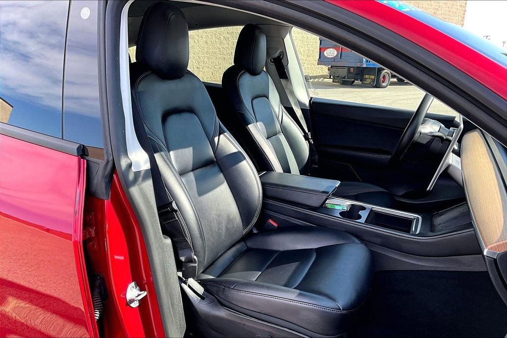 Used 2022 Tesla Model Y Long Range image 7