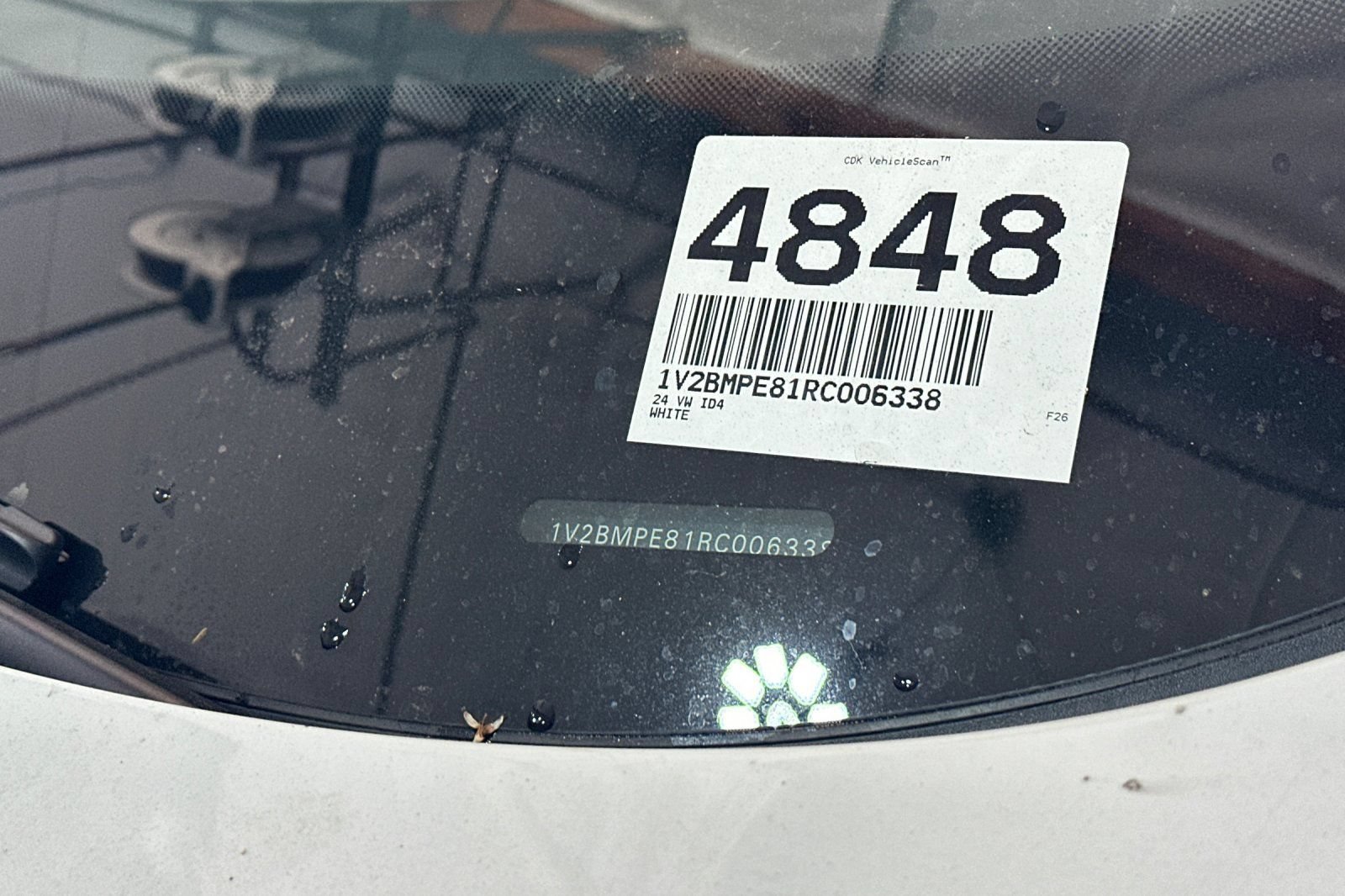 Used 2024 Volkswagen ID.4 2WD image 3