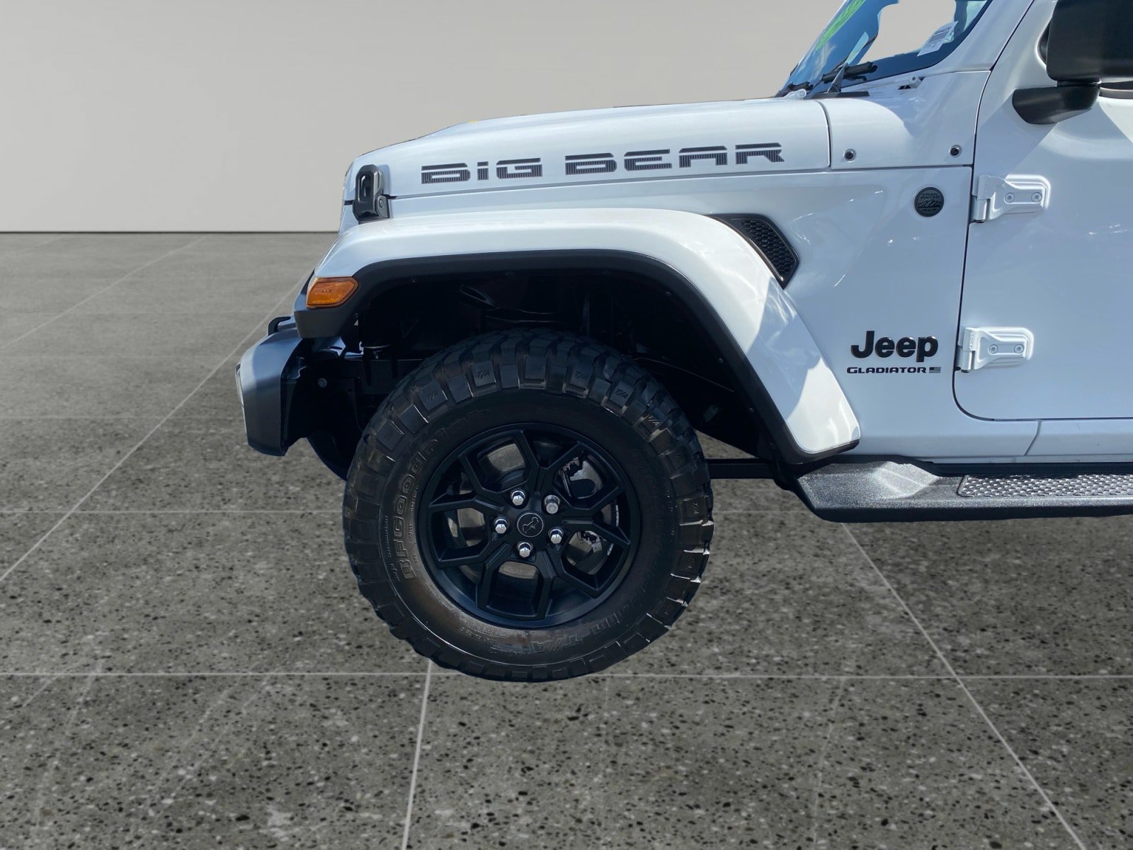 Used 2025 Jeep Gladiator Sport AWD/4WD image 14
