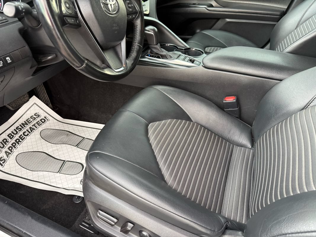 Used 2020 Toyota Camry SE FWD image 32