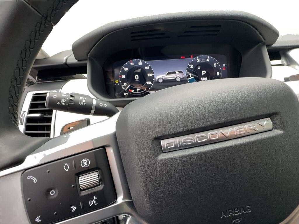 Used 2025 Land Rover Discovery S AWD/4WD image 45