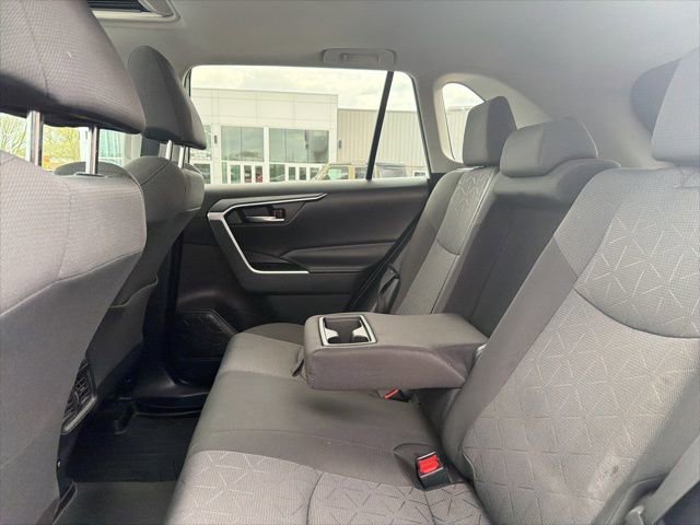 Used 2021 Toyota RAV4 XLE w/ Convenience Package image 35