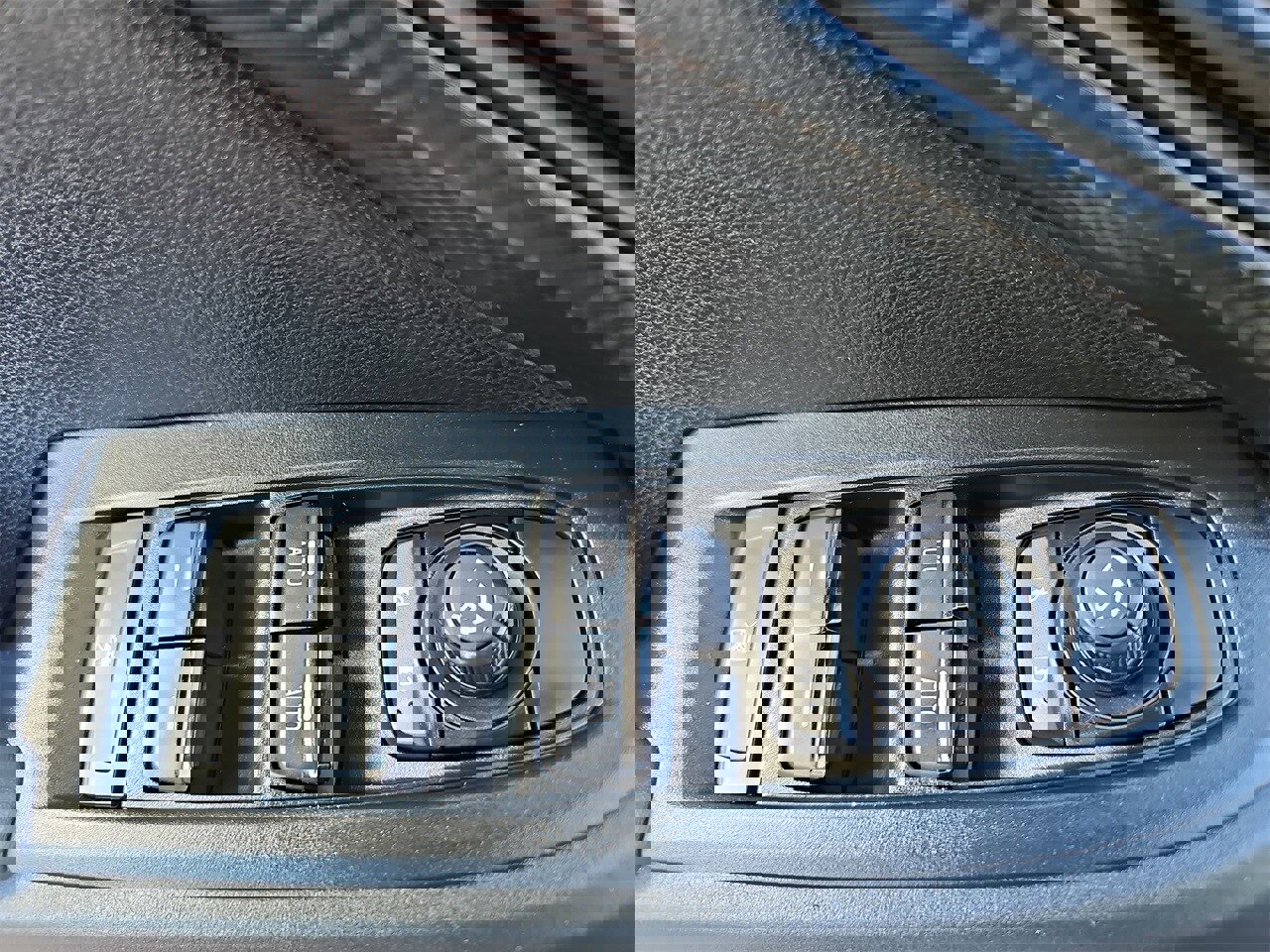 Certified 2024 Subaru Crosstrek 2.0i Premium image 27