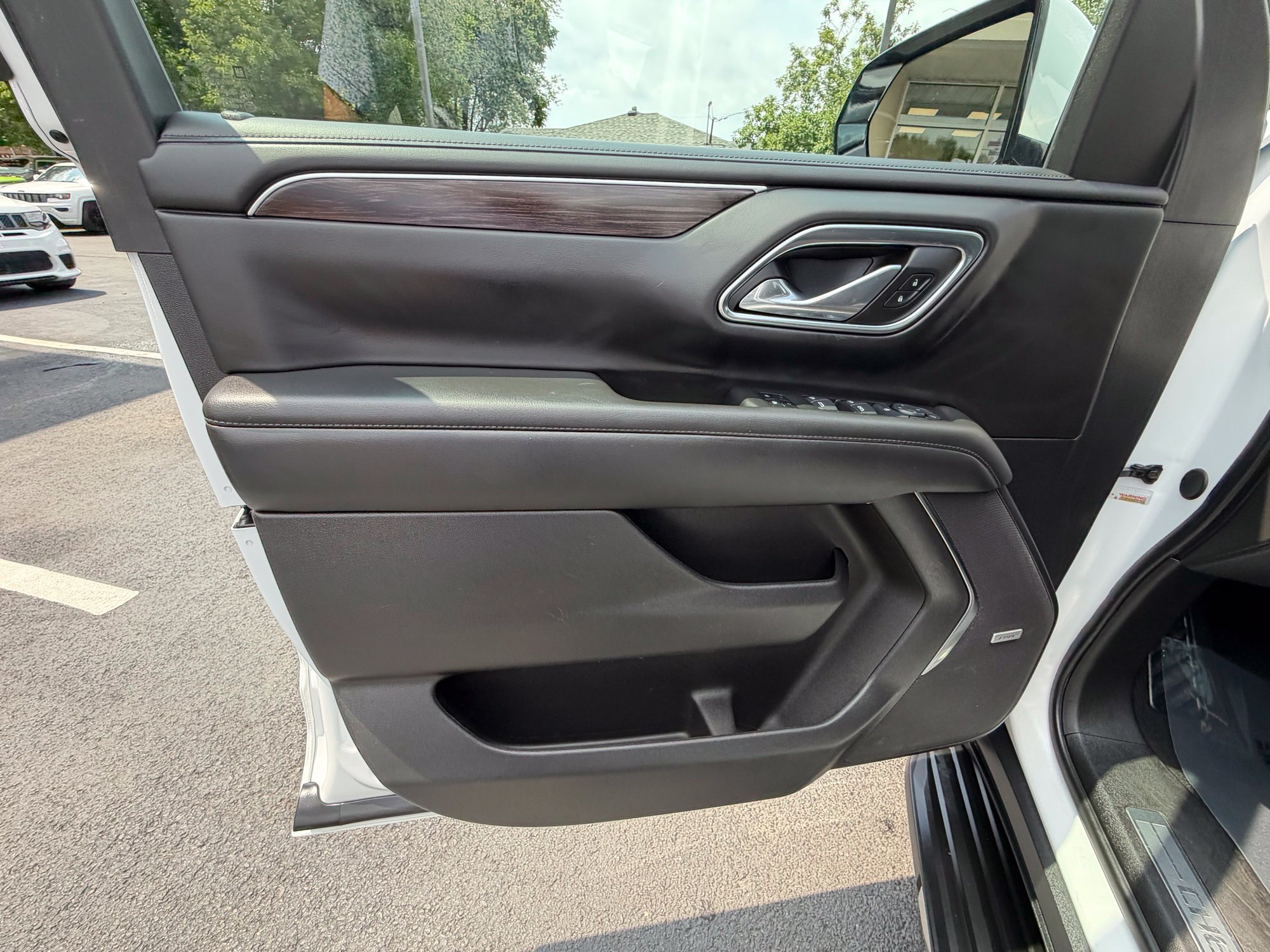 Used 2024 Chevrolet Suburban LT AWD/4WD image 20