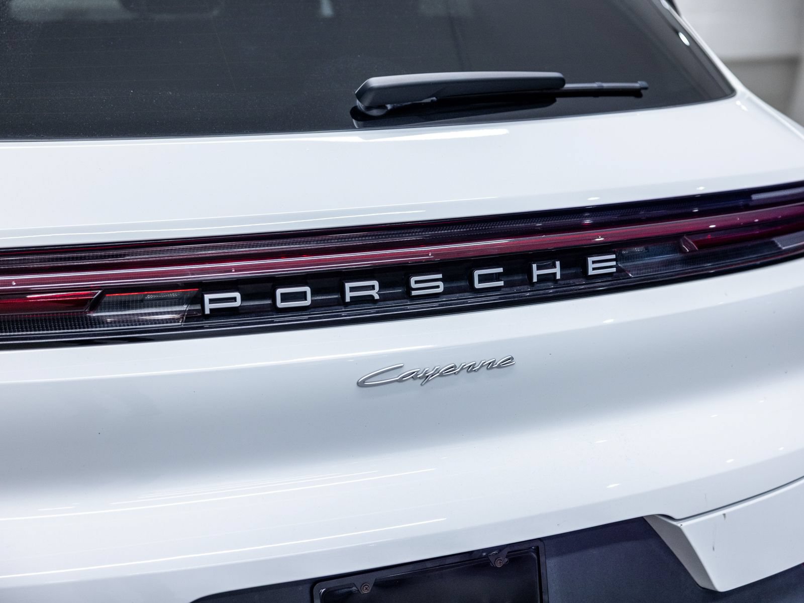 Certified 2024 Porsche Cayenne AWD/4WD image 21