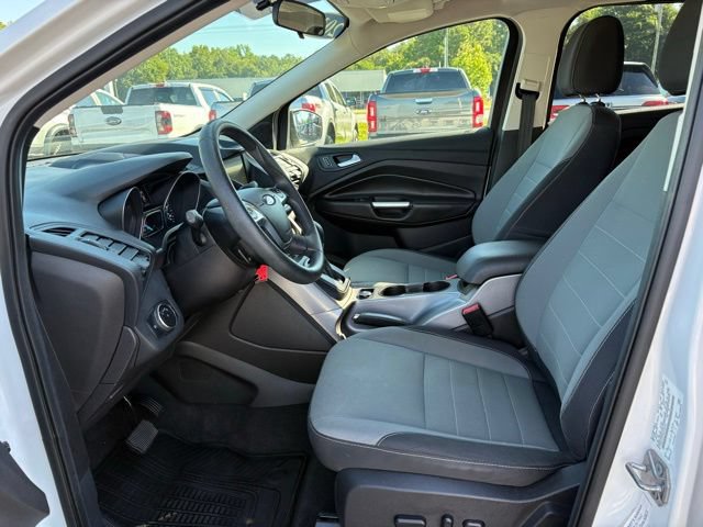 Used 2016 Ford Escape SE w/ Equipment Group 201A FWD image 9