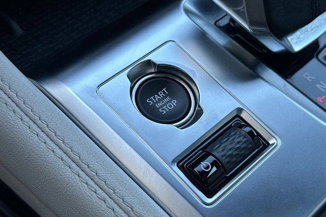 Certified 2025 Jaguar F-PACE R-Dynamic S AWD/4WD image 22