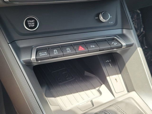 Certified 2025 Audi Q3 2.0T Premium w/ Convenience Package AWD/4WD image 26