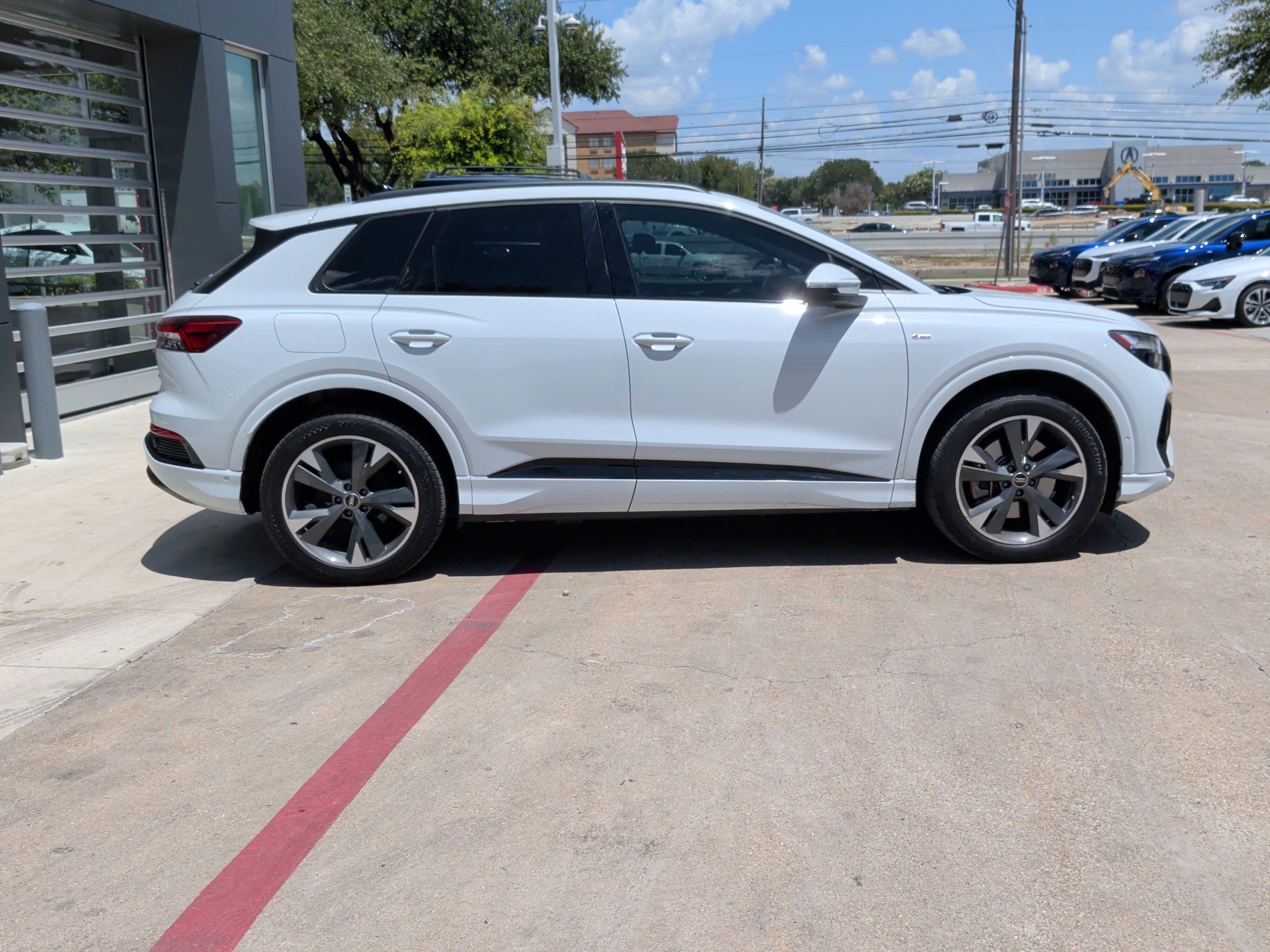 Certified 2024 Audi Q4 e-tron Premium Plus AWD/4WD image 11