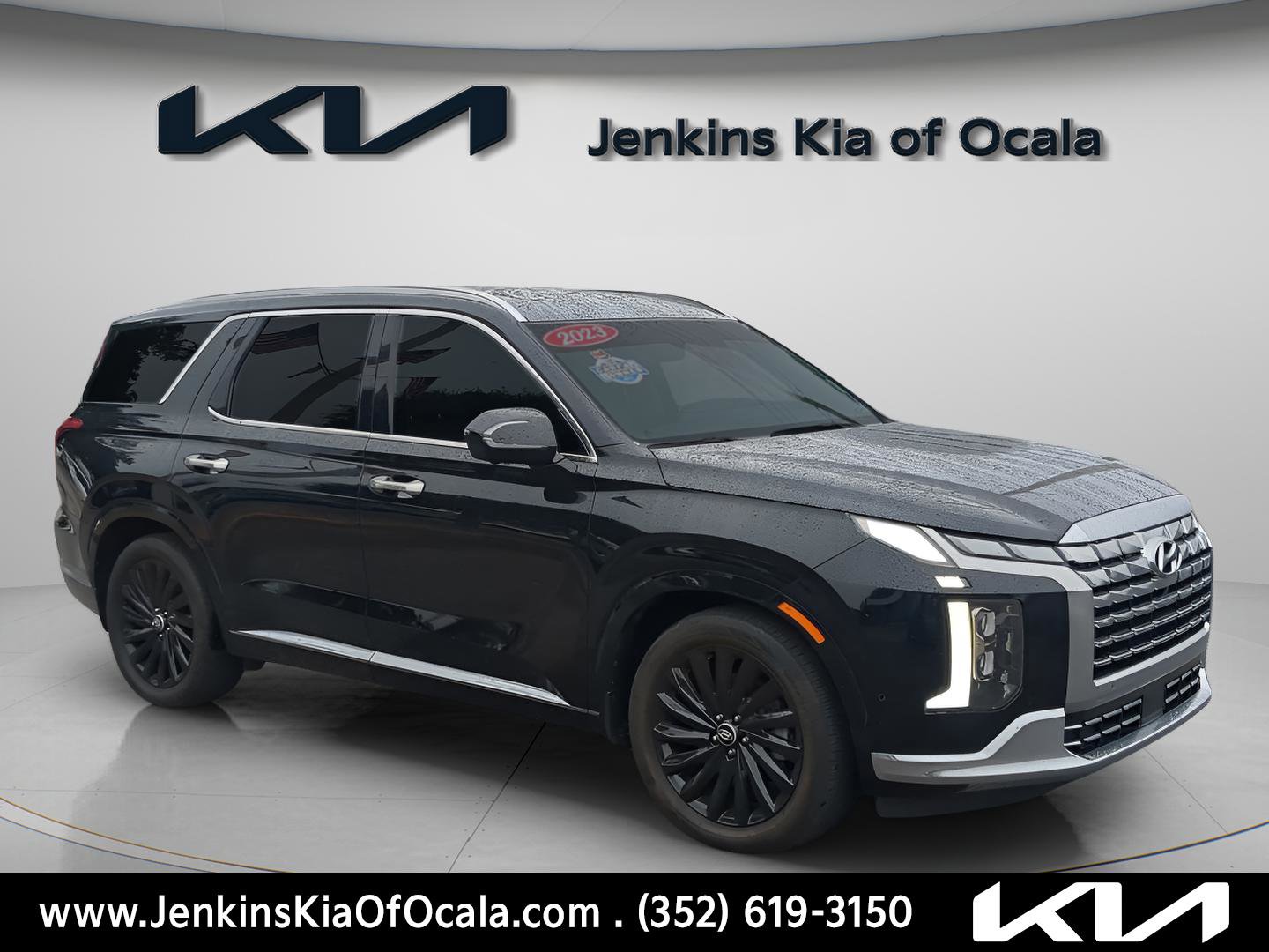 Used 2023 Hyundai Palisade Calligraphy image 2