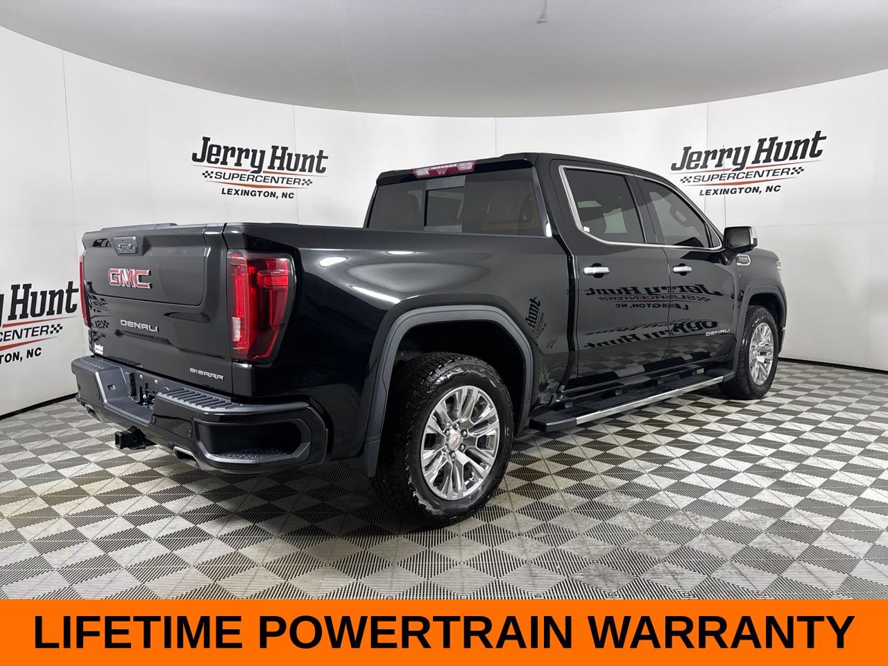 Used 2022 GMC Sierra 1500 Denali w/ Technology Package AWD/4WD image 6