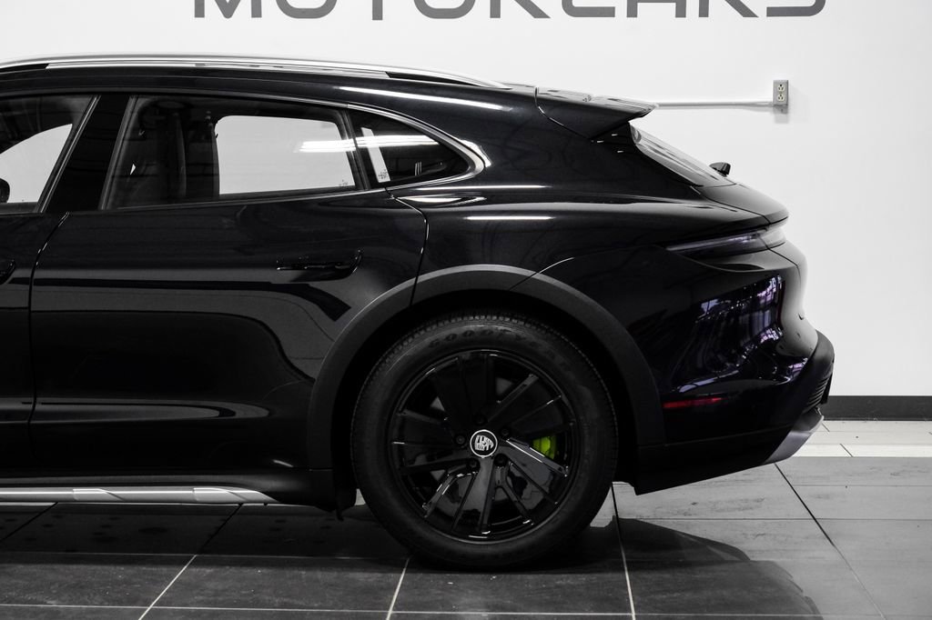 Used 2023 Porsche Taycan 4 Cross Turismo image 19