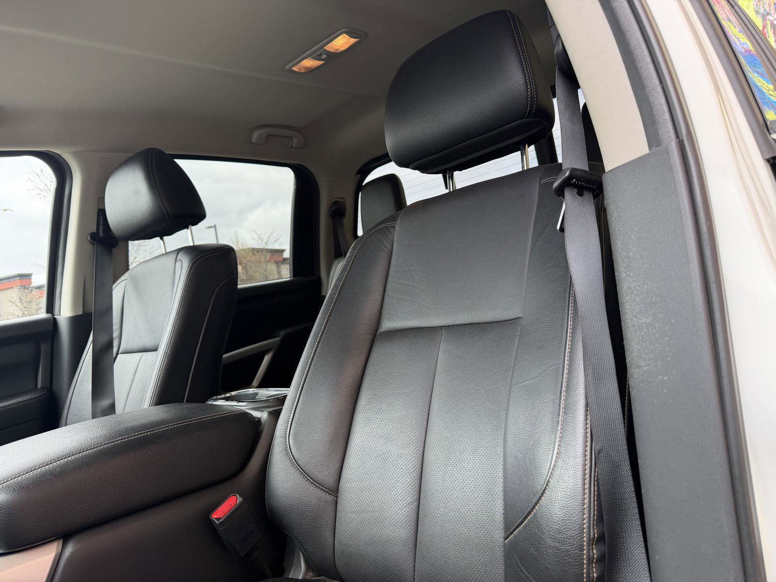 Used 2017 Nissan Titan SL image 12