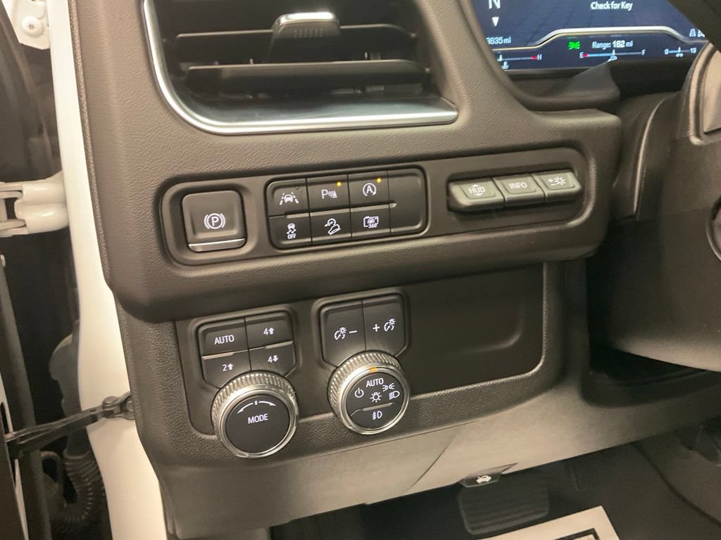 Used 2024 GMC Yukon XL AT4 w/ AT4 Premium Package AWD/4WD image 20