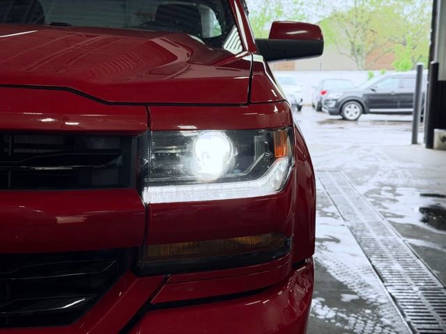 Used 2018 Chevrolet Silverado 1500 LT w/ All Star Edition AWD/4WD image 3