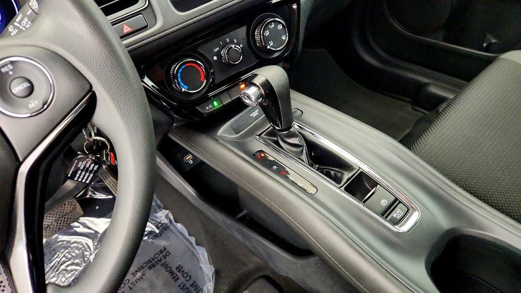 Used 2019 Honda HR-V LX image 16
