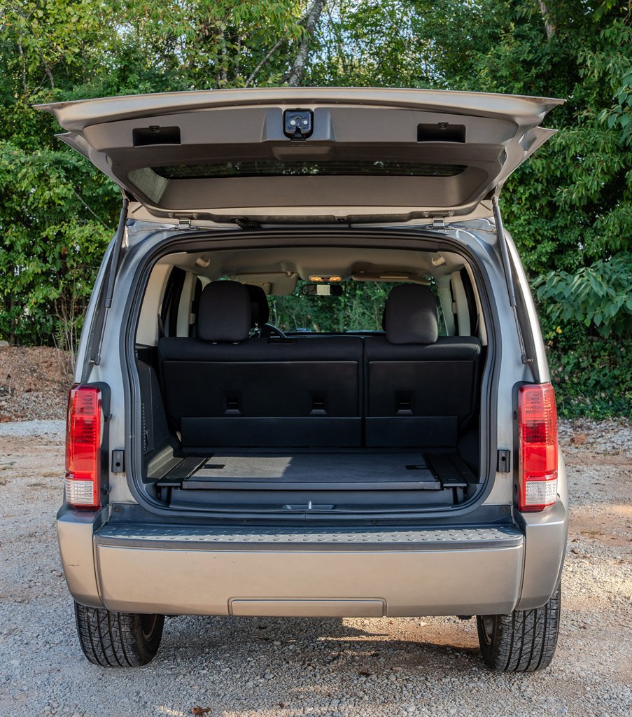Used 2011 Dodge Nitro Heat RWD image 9