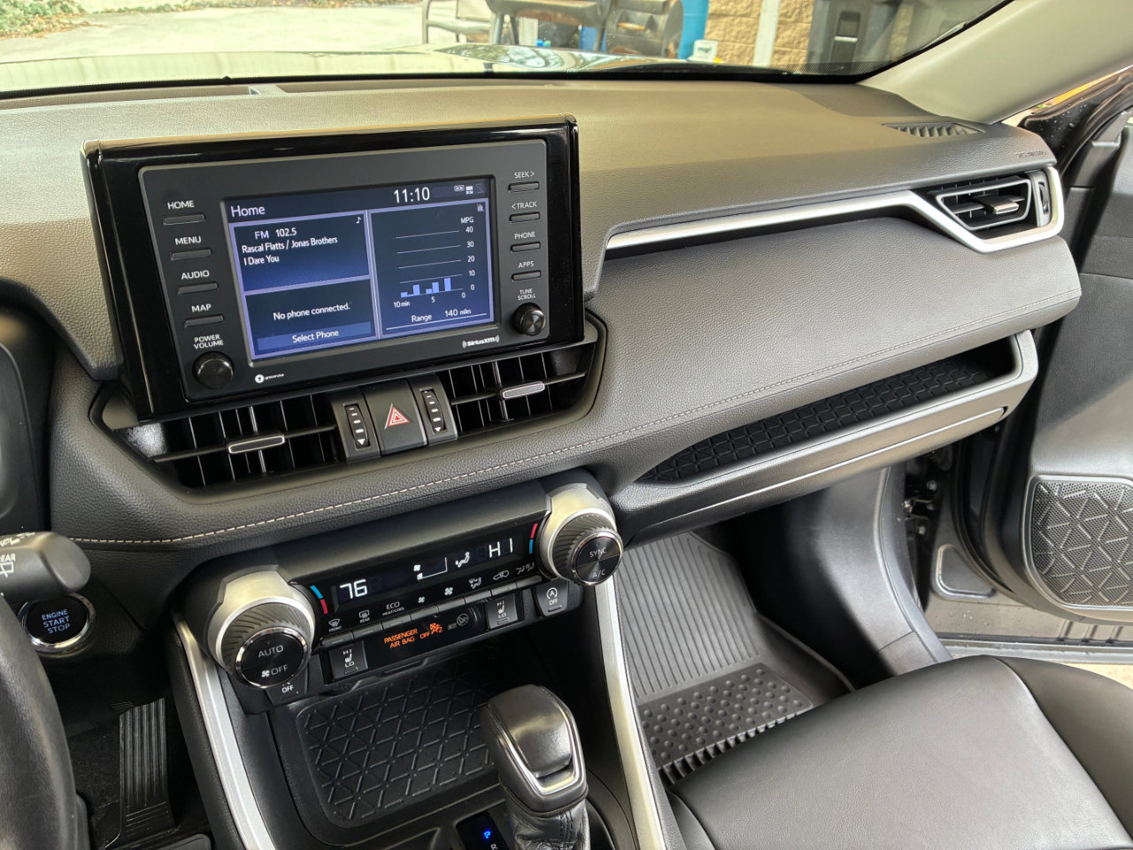 Used 2021 Toyota RAV4 XLE Premium image 19