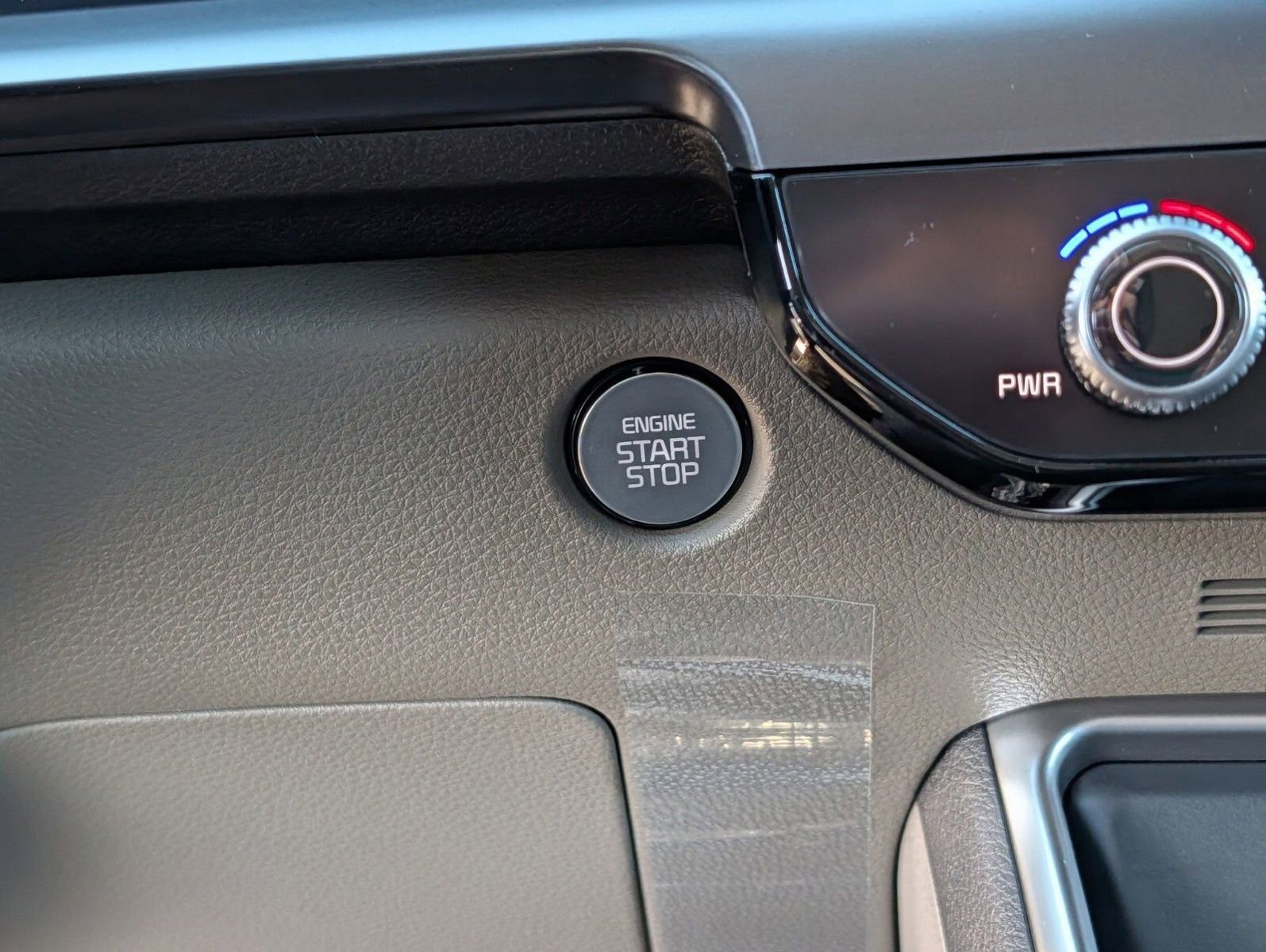 Used 2026 Kia Carnival FWD image 8