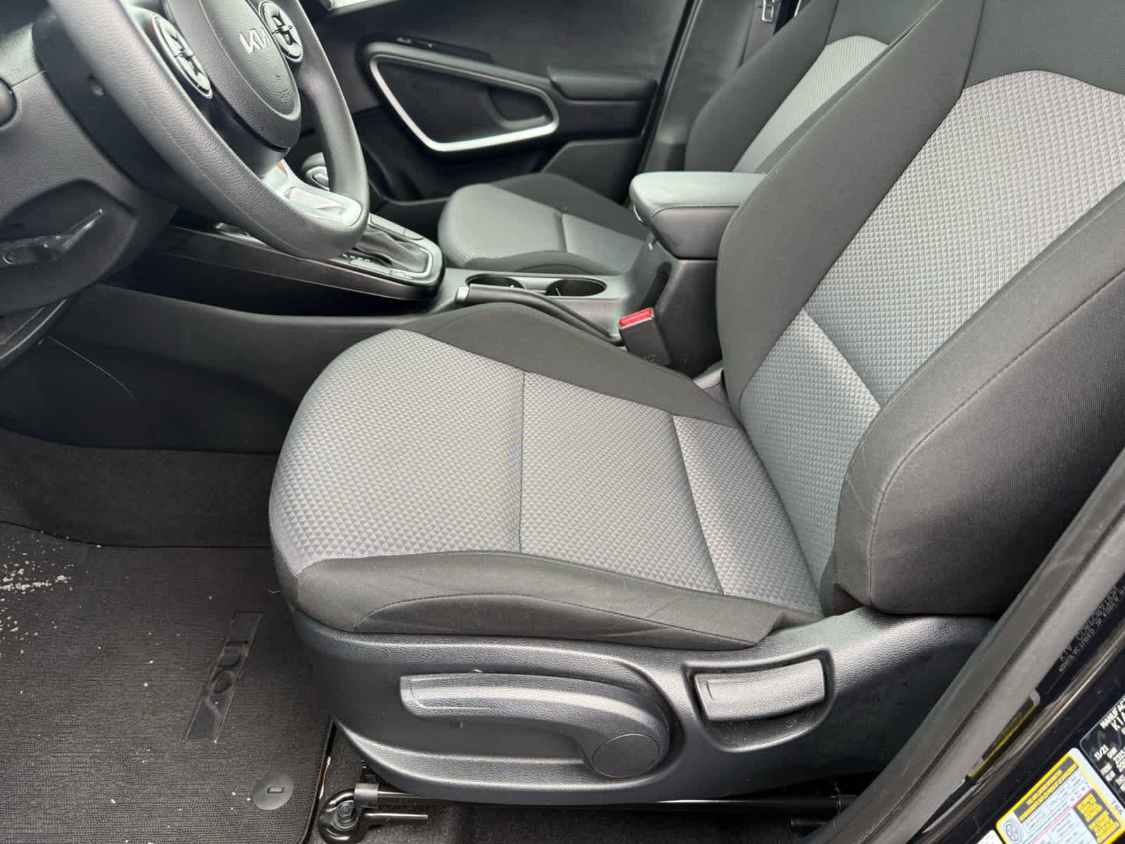 Used 2022 Kia Soul LX image 4