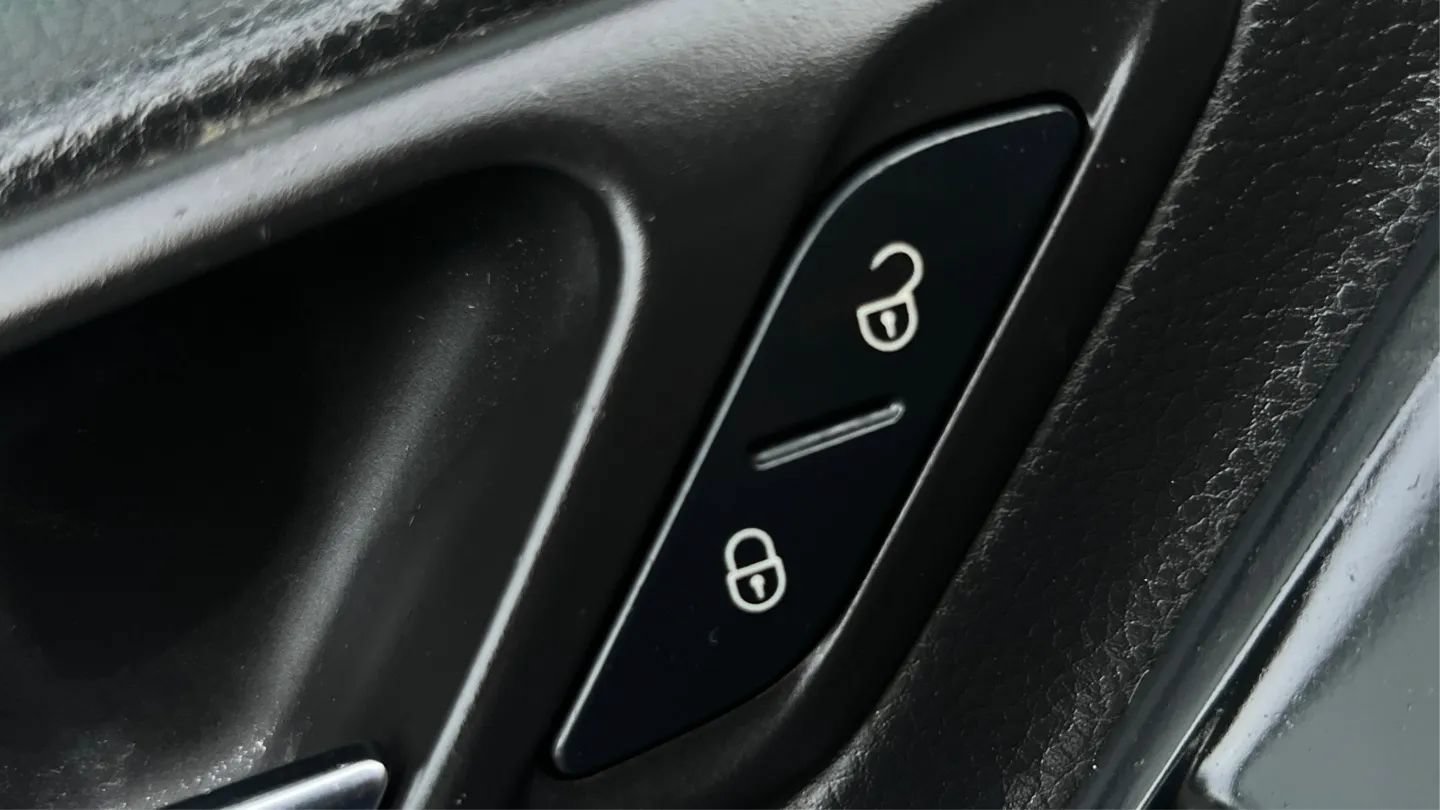 Used 2011 Volkswagen GTI 2-Door FWD image 36