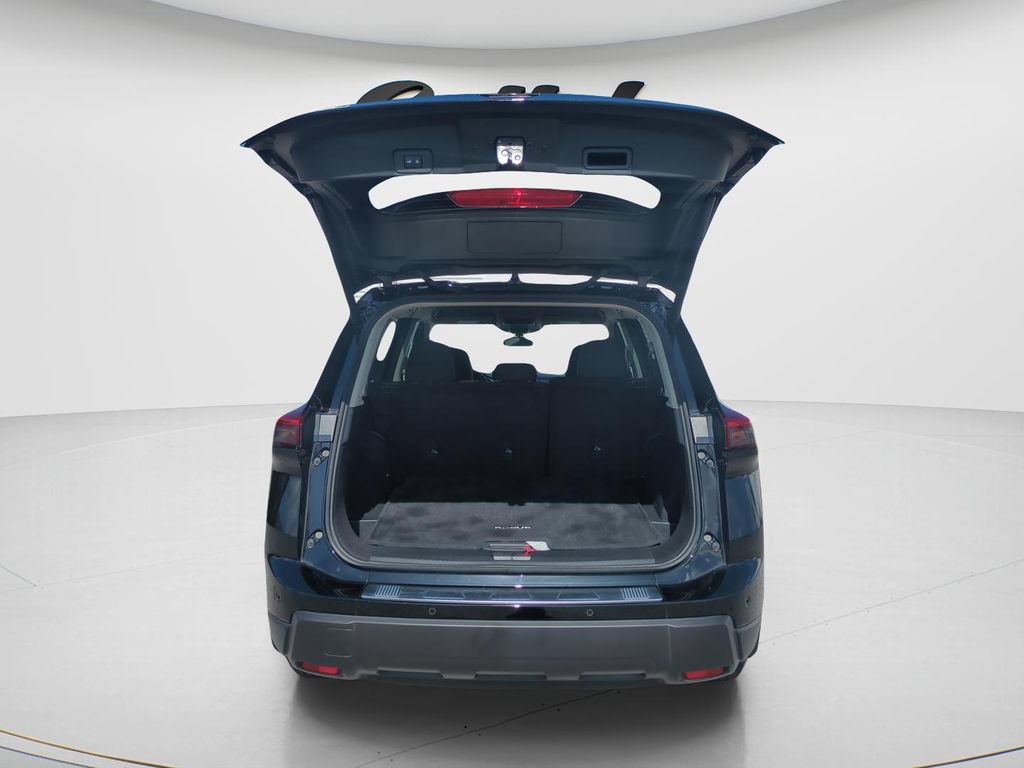 Certified 2025 Nissan Rogue SV FWD image 9