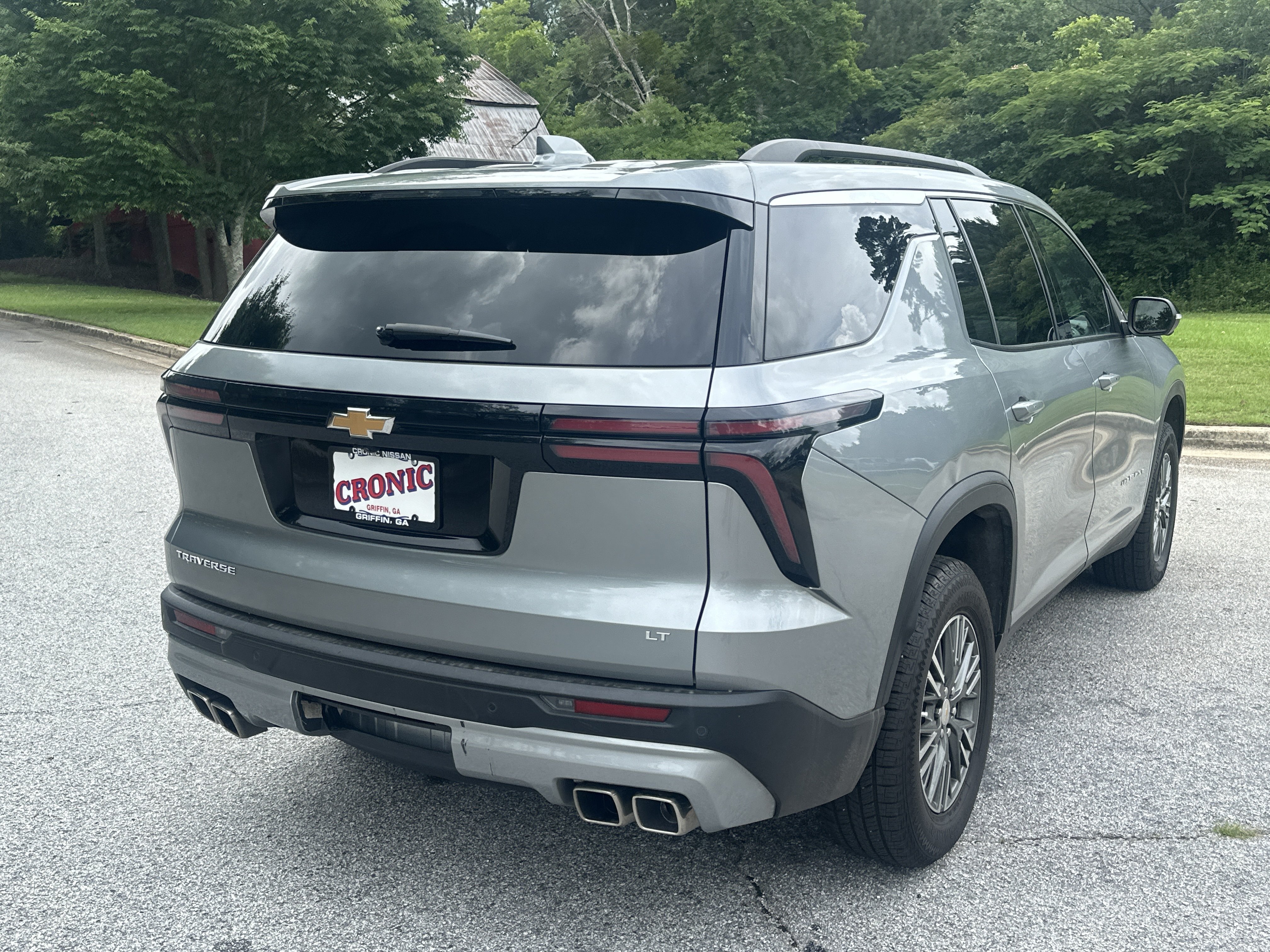 Used 2024 Chevrolet Traverse LT FWD image 5