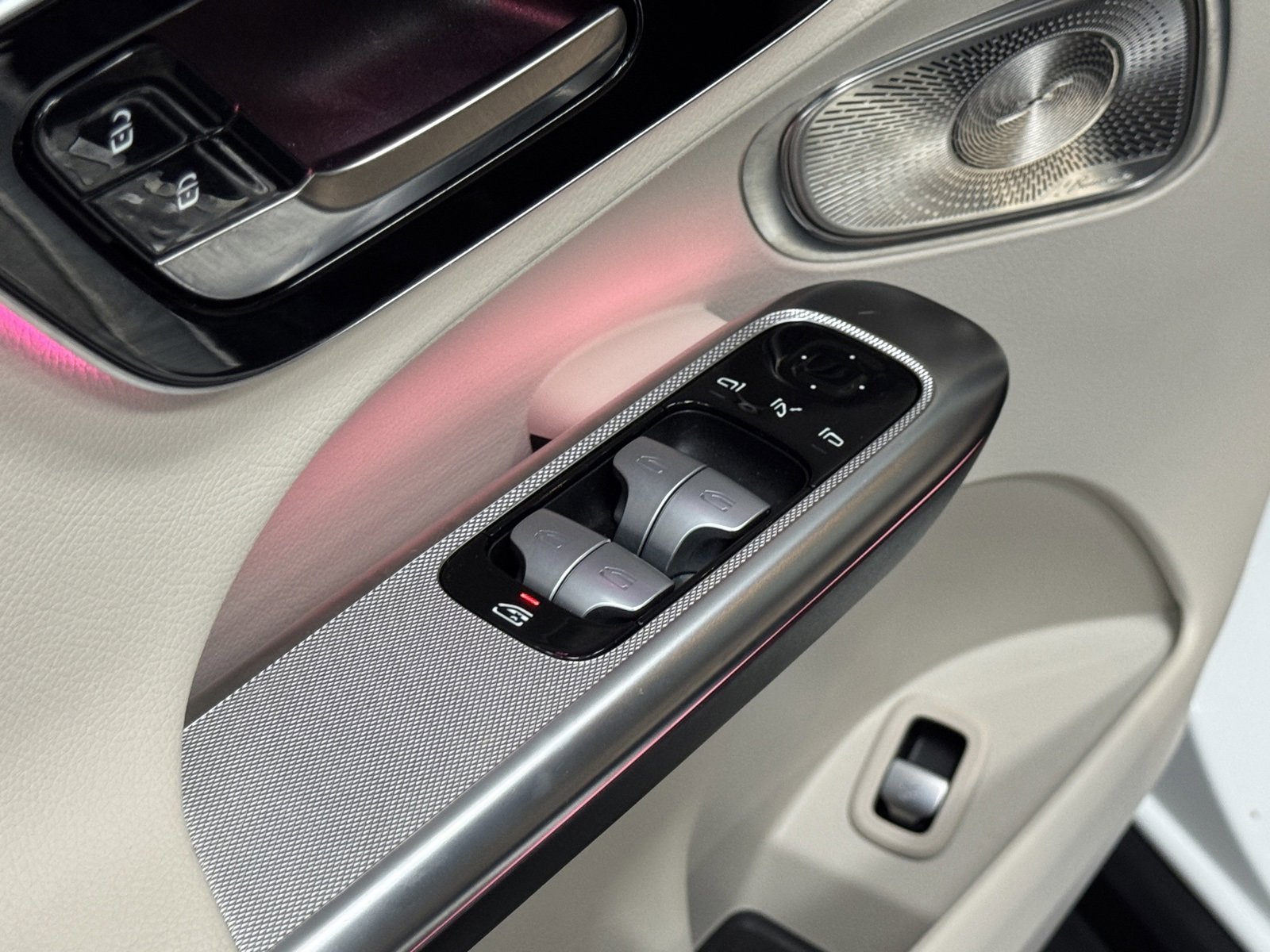 Certified 2023 Mercedes-Benz GLC 300 image 24