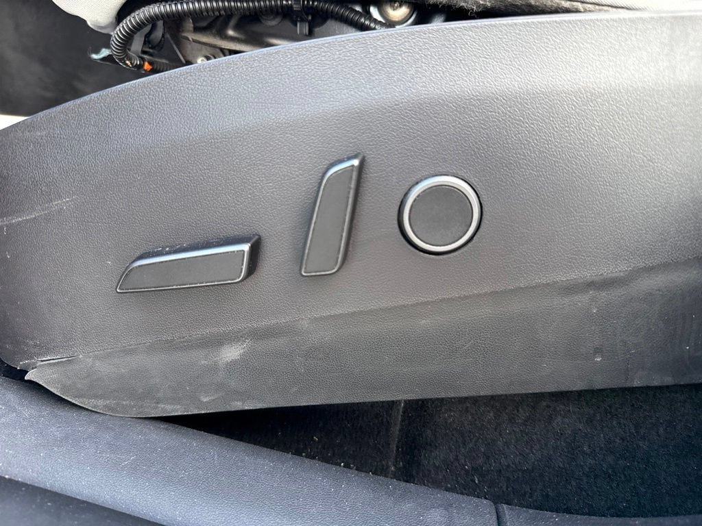 Used 2022 Tesla Model Y Performance AWD/4WD image 14