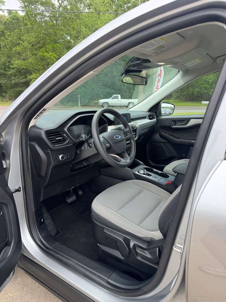 Used 2021 Ford Escape S image 8